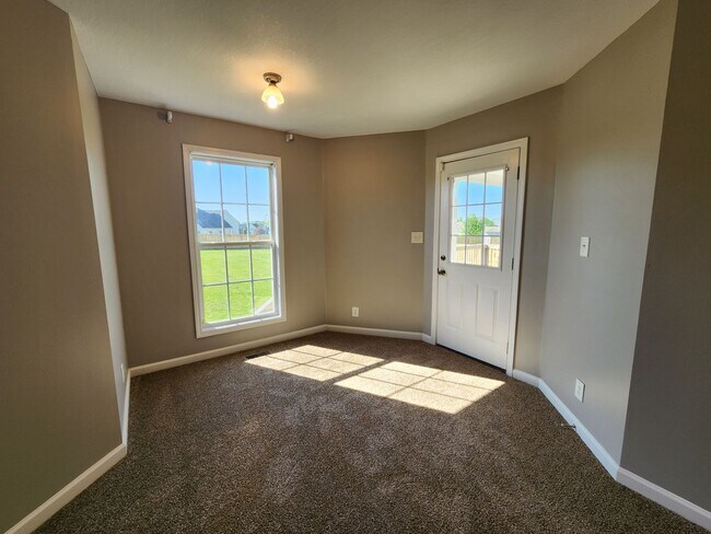 Building Photo - Your Next Home Sweet Home Awaits!