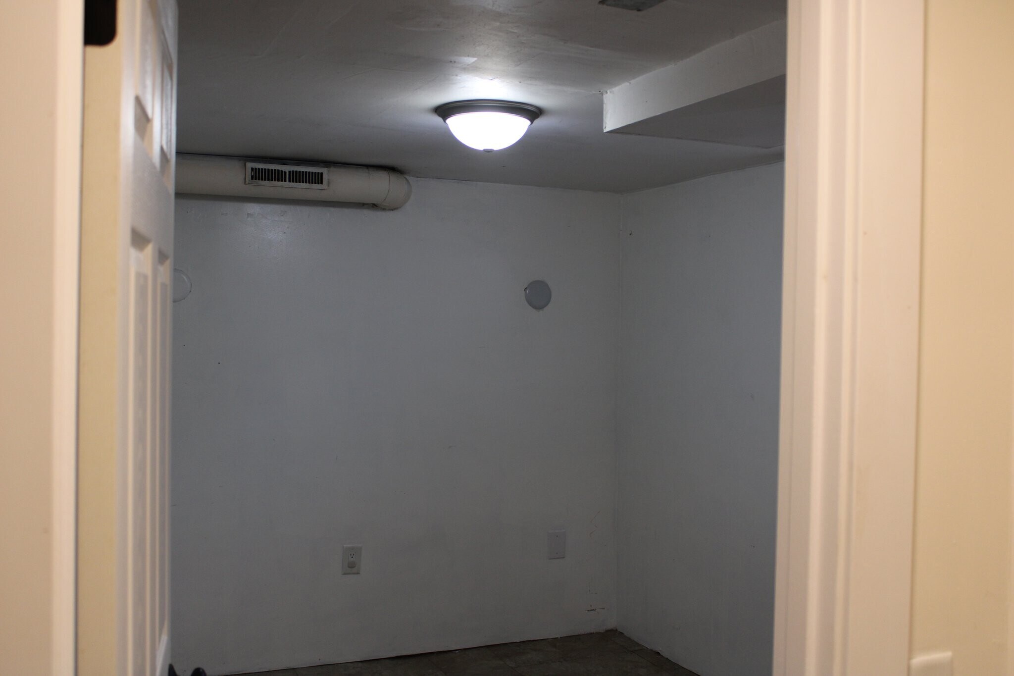 Building Photo - 157 5th St