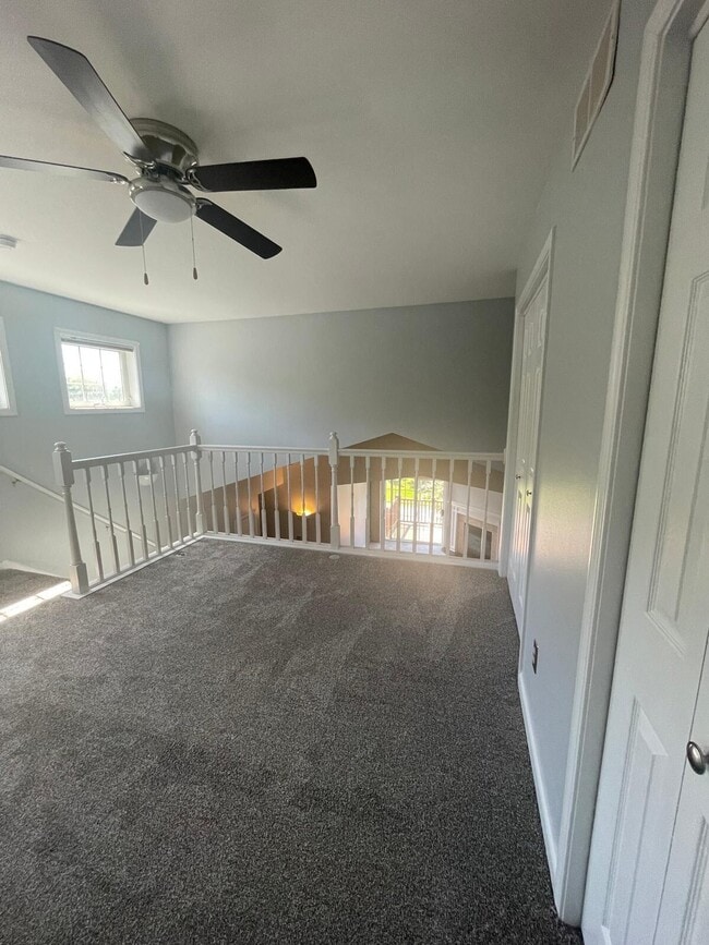 Building Photo - N17W26887 E Fieldhack Dr