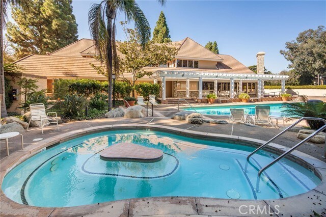 Building Photo - 2555 Plaza del Amo