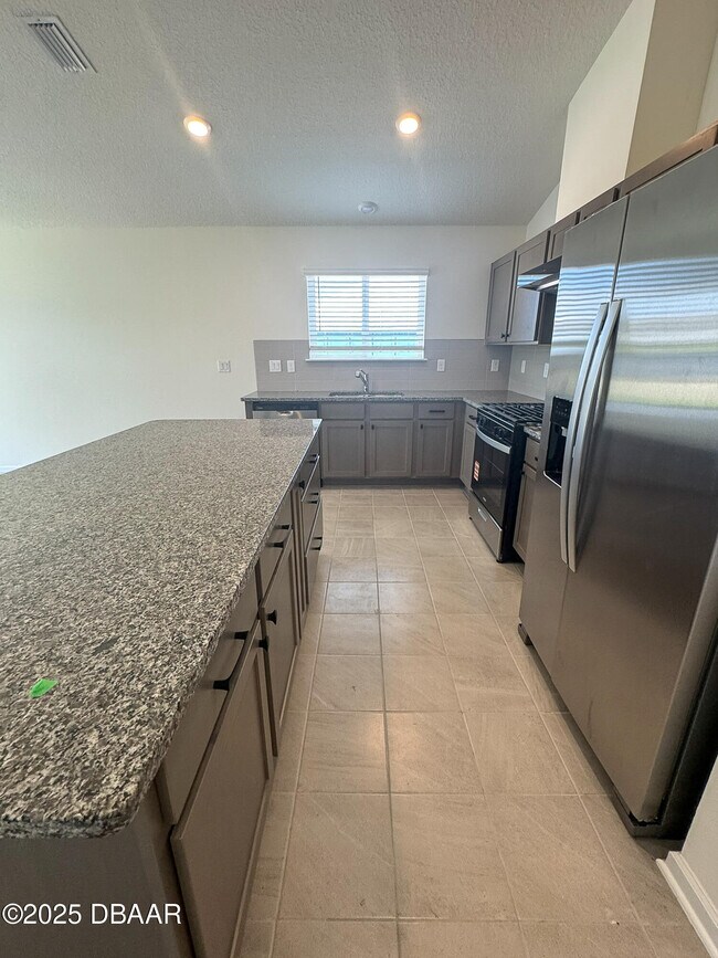 Building Photo - 55 Signet Cir