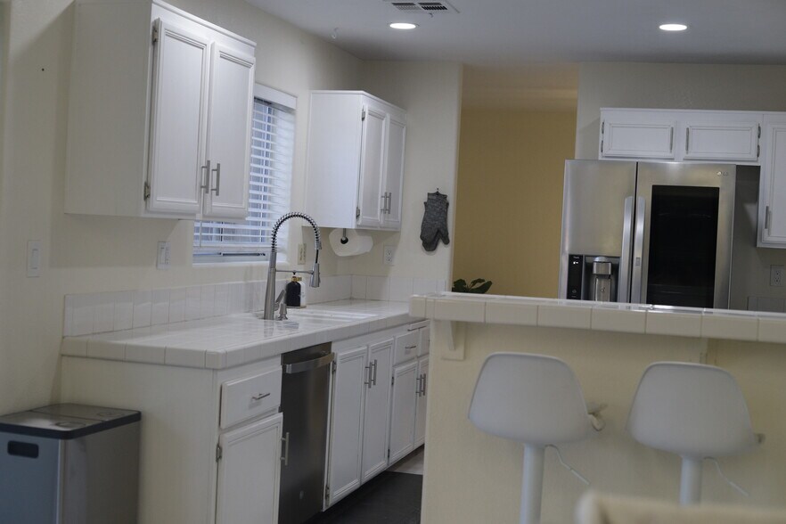 Building Photo - 4521 Palm Mesa Dr