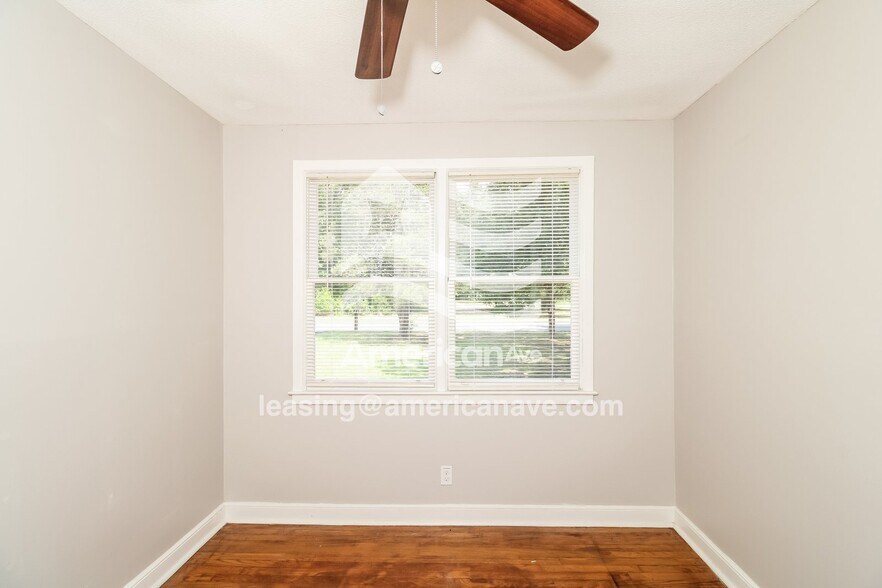 Building Photo - 883 Medfield Rd