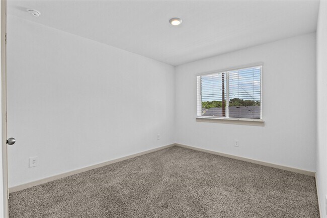 Building Photo - 2905 Highgate Hill Ln