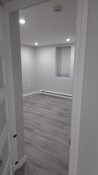 Building Photo - 266 Mountain Ave