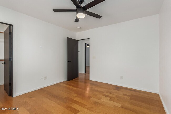 Building Photo - 1129 E McKinley St