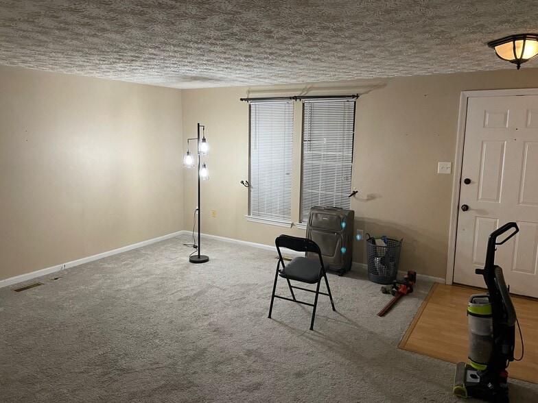 Building Photo - 8371 Silver Trumpet Dr