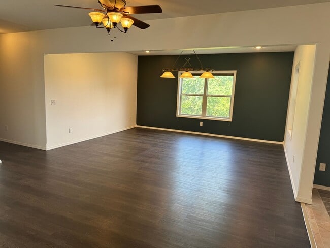 Building Photo - 5 Bedroom | 3 Bathroom | 3 Car Garage | Wa...