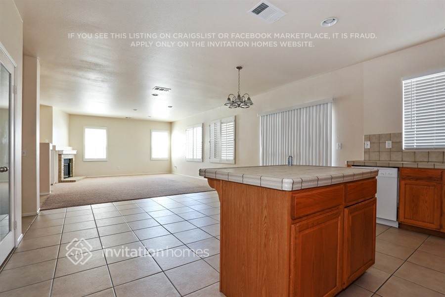 Building Photo - 2533 Carolyn Dr