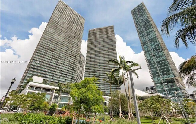 Building Photo - 501 NE 31st St