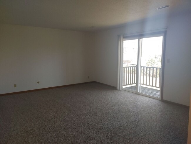 Building Photo - 604 Boxwood Dr