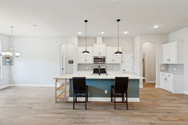 Building Photo - 4005 Gray Wolf Dr