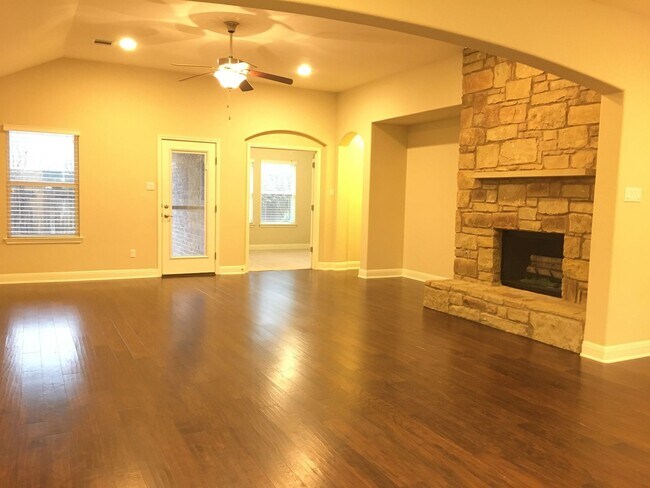 Building Photo - GORGEOUS LARGE 1 STORY IN WHITESTONE OAKS