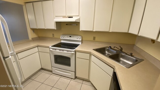 Building Photo - 19 Ponte Vedra Ct
