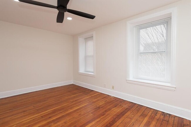 Building Photo - 236 Benezet St