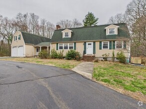 Building Photo - 215 Stoney Lea Rd