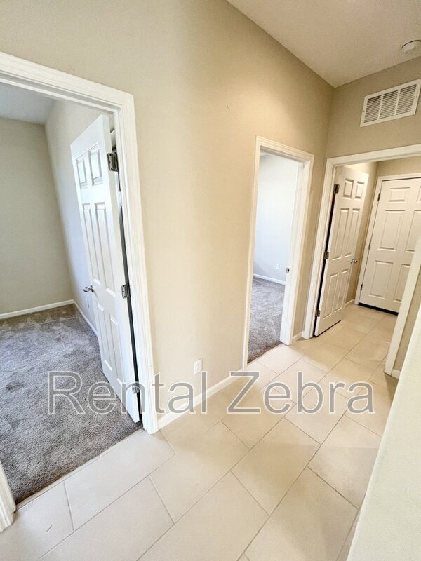 Building Photo - 482 Glendon Pl