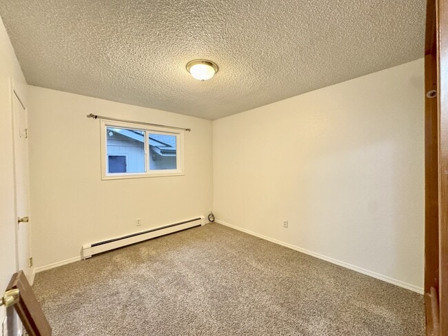 Building Photo - 8224 Poplar Ave