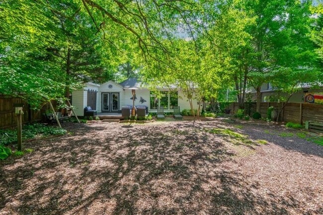 Building Photo - 168 Garland Ave