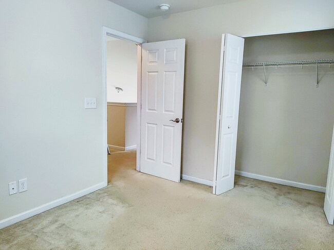 Building Photo - 320 Hammond Oak Ln