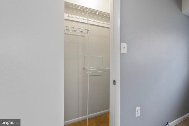 Building Photo - 10620 Weymouth St