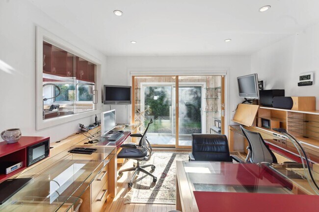 Building Photo - 62 Bayfield Ln