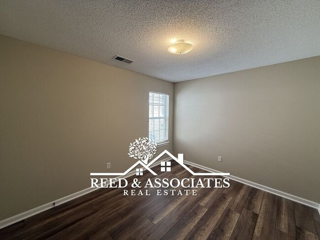 Building Photo - Charming Cordova Home