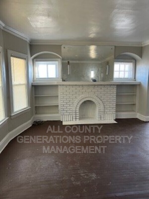 Building Photo - 3736 E 153rd St