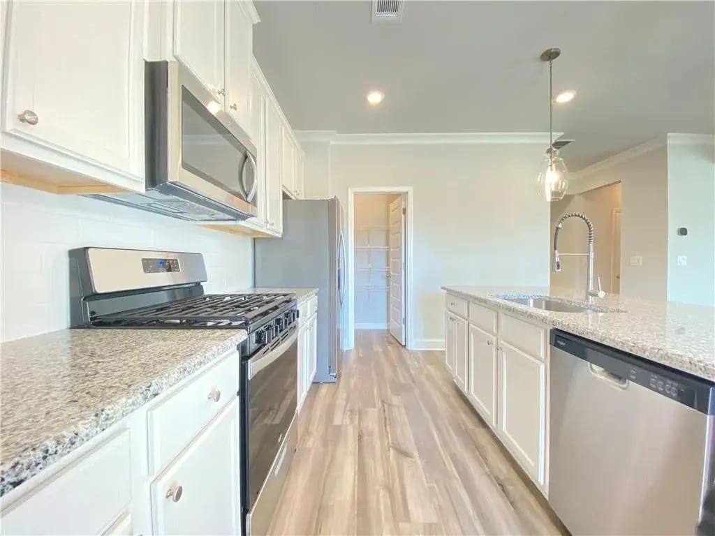 Building Photo - 384 Sterling Creek Way
