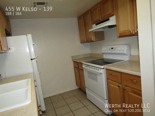 Building Photo - 455 W Kelso St