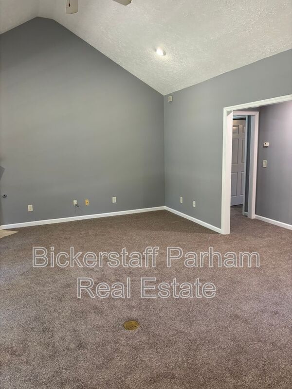 Building Photo - 1070 Watervalley Dr