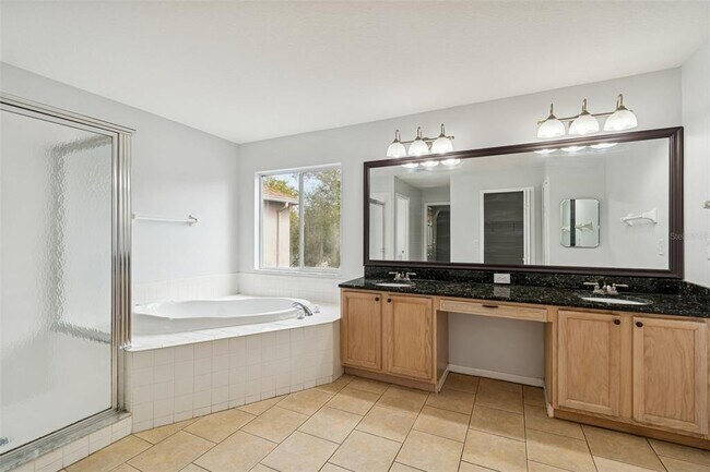 Building Photo - 18154 Sandy Pointe Dr