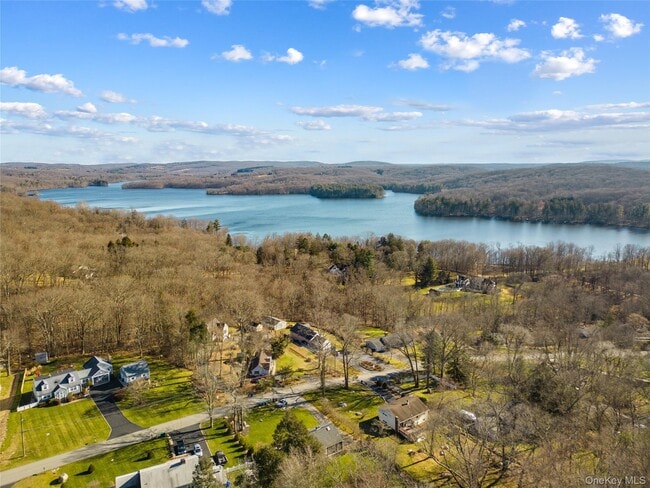 Building Photo - 44 Oakridge Rd