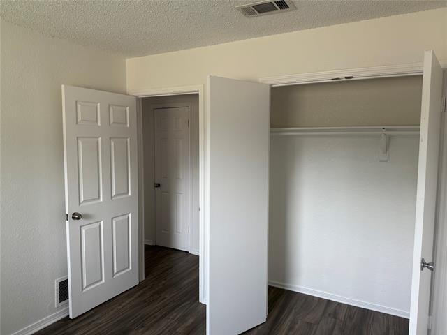 Building Photo - 206 E Ridgegate Dr