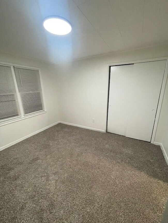 Building Photo - 718 I St NW