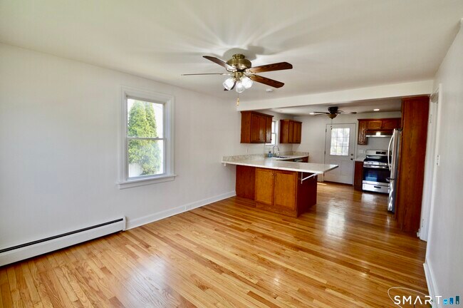 Building Photo - 314 Knowlton St