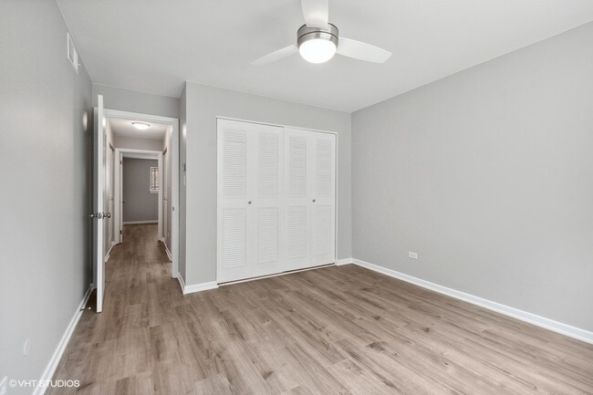 Front Bedroom - 7' closet - 1604 W Farwell Ave