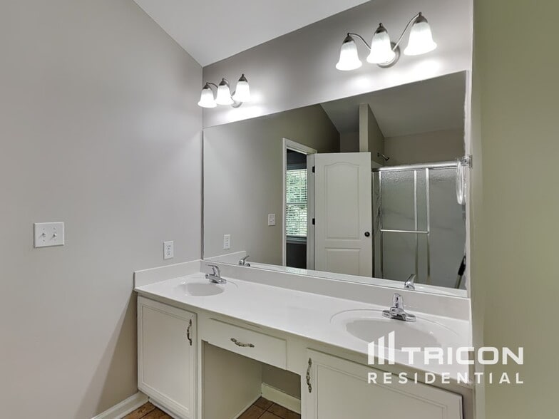Building Photo - 2725 Sedgeview Way NE