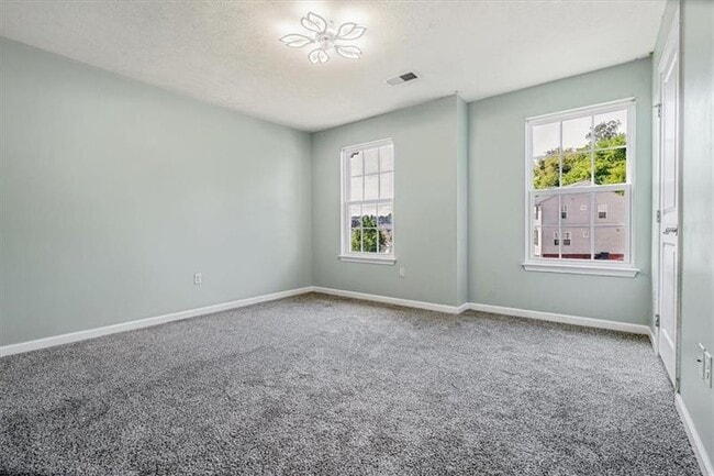 Building Photo - 8059 Hinsdale Ln