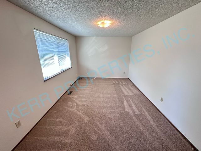 Building Photo - 5021 SE 111th Ave