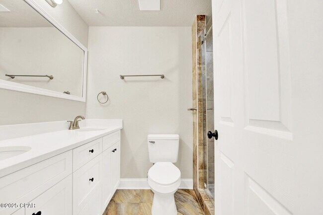 Building Photo - 5204 Park St