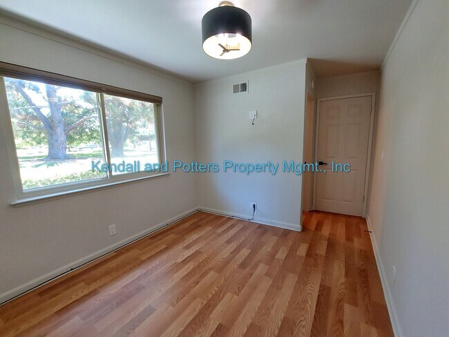 Building Photo - Beautifully Updated Capitola Shores 2 Bedroom/1 Bathroom