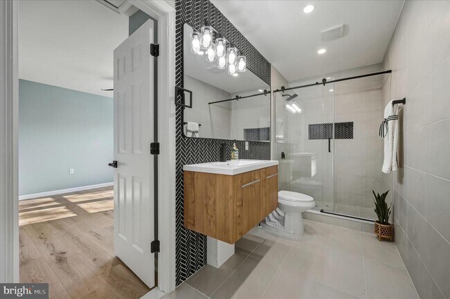 Building Photo - 110 Elaine Dr