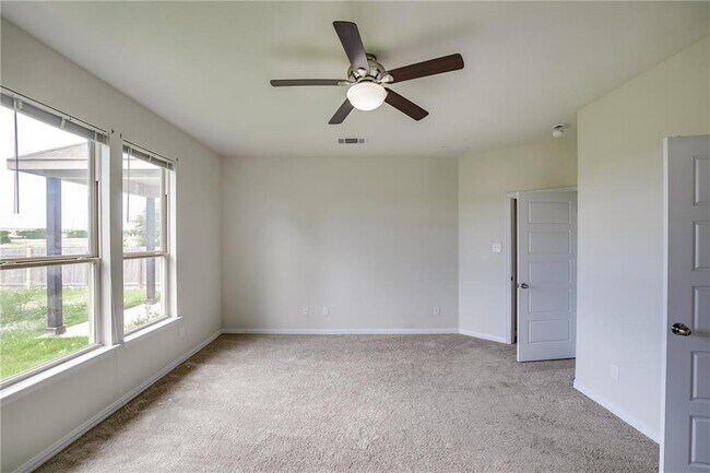 Building Photo - 226 Hot Spring Valley