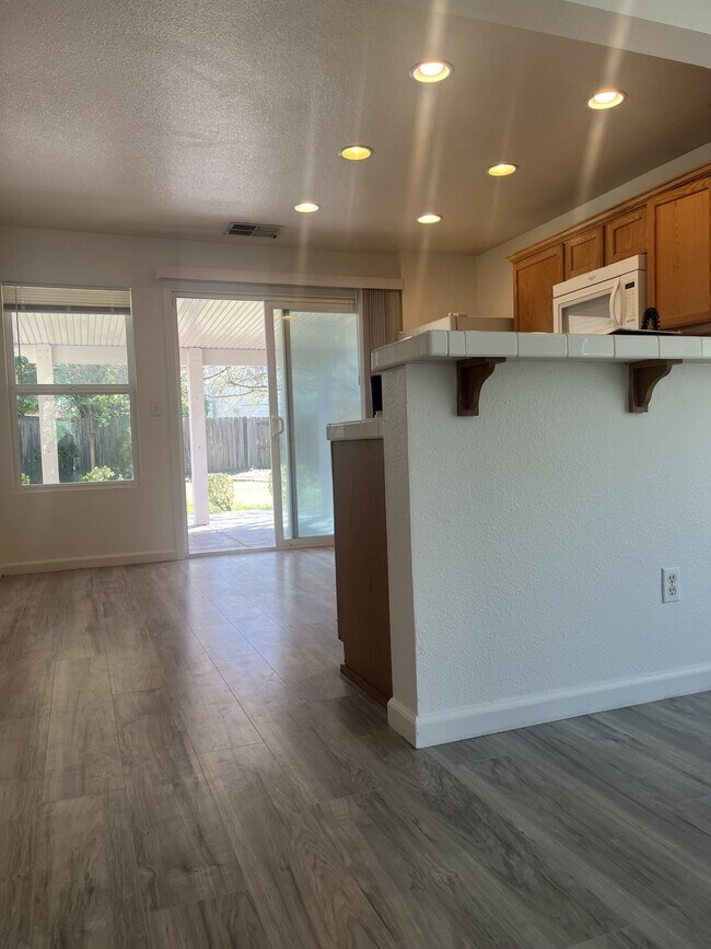 Building Photo - 1762 Bellis Ct