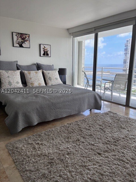 Building Photo - 2025 Brickell Ave