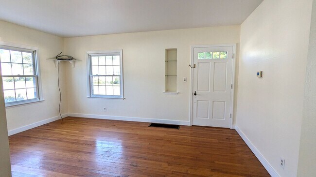 Building Photo - 1383 Montague Ave