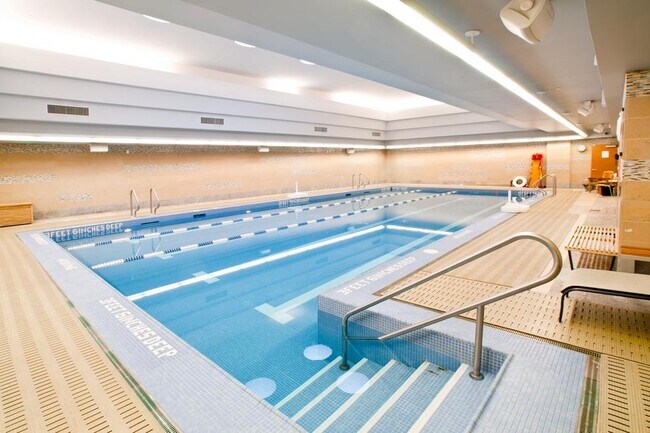 Building Photo - 2628 Broadway