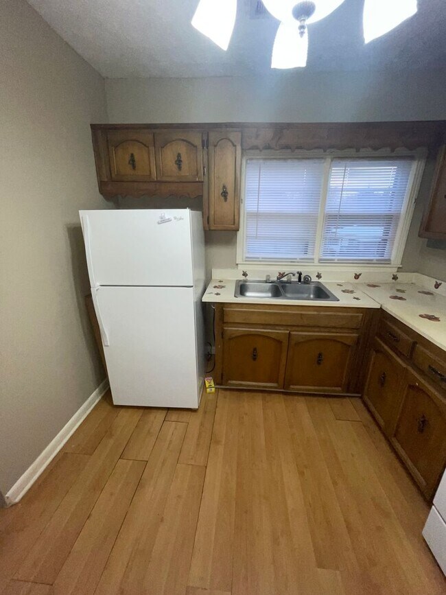 Building Photo - Evergreen Community