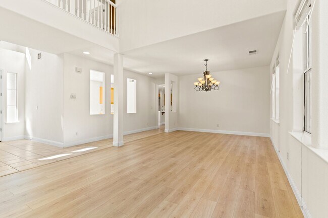 Building Photo - 3311 Montevideo Dr